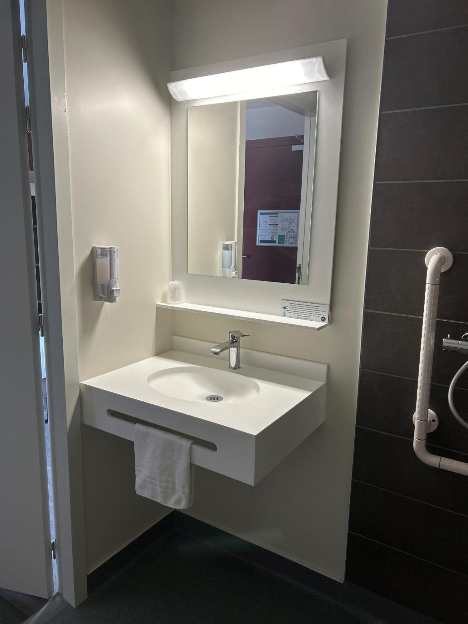 Hotel Wood Inn Bordeaux Aeroport Merignac  Ngoại thất bức ảnh
